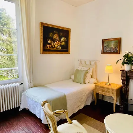 Bed & Breakfast Le Manoir Des Doyens 3*